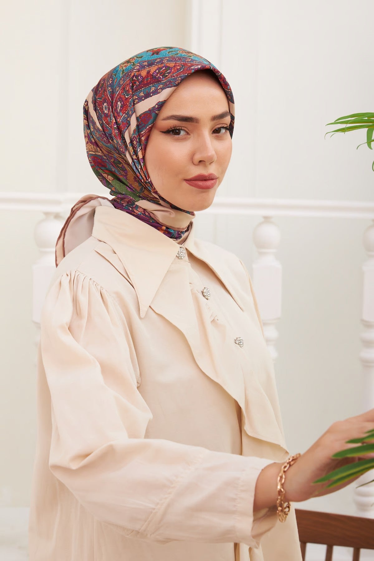 Silk Home Twill Eşarp Etnik Desen Sütlü Kahve