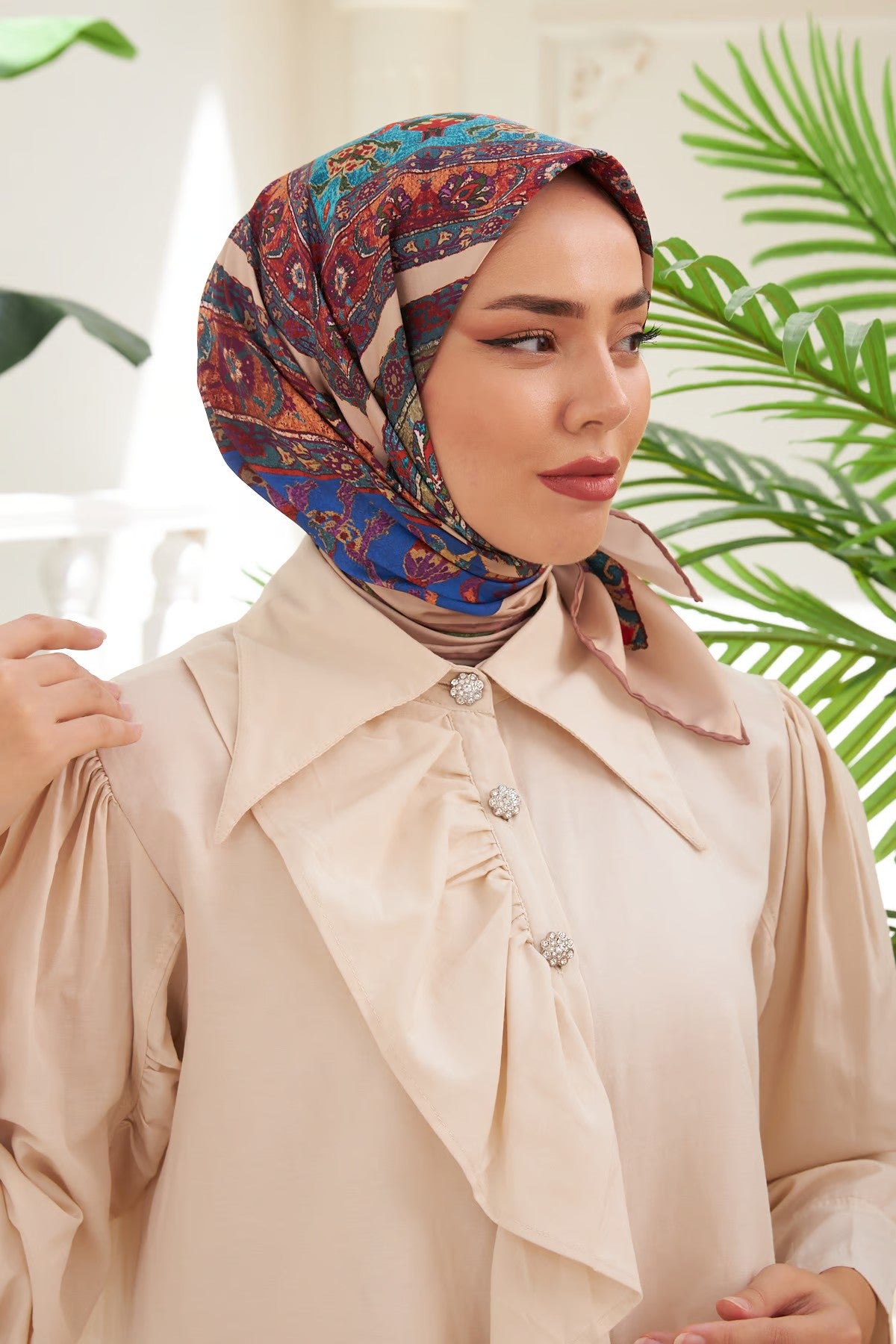 Silk Home Twill Eşarp Etnik Desen Sütlü Kahve