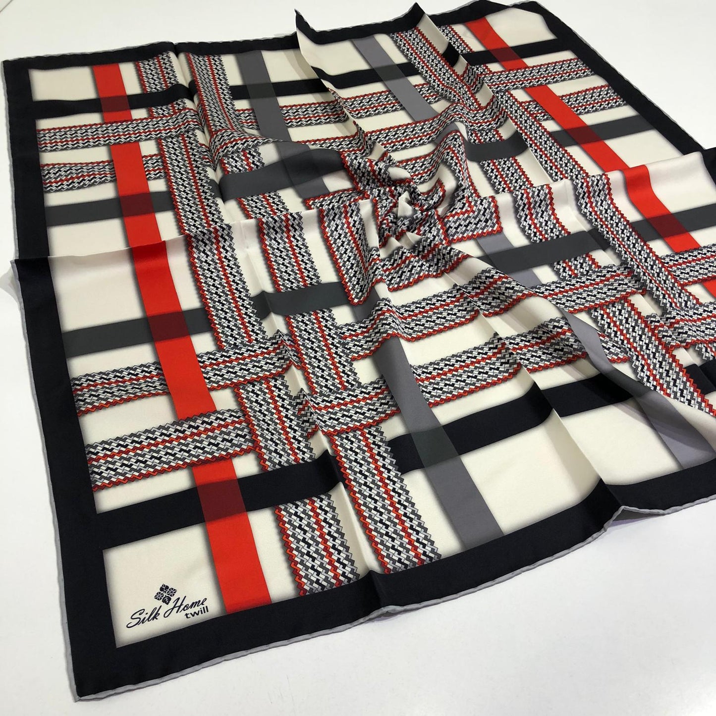 Silk Home Twill Eşarp Geo Çizgi Desen