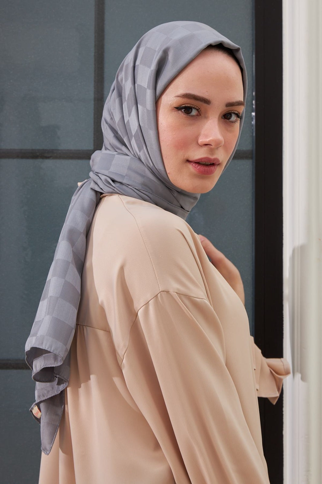 İpekhan Jakarlı Dama Desenli Şal