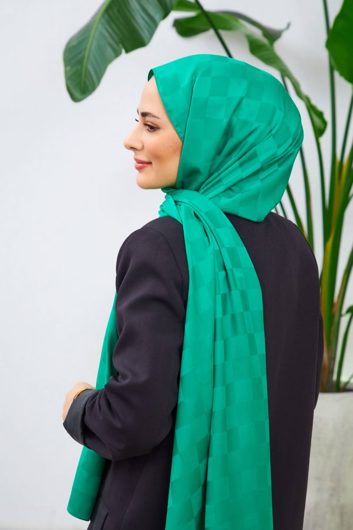 İpekhan Jakarlı Dama Desenli Şal Benetton