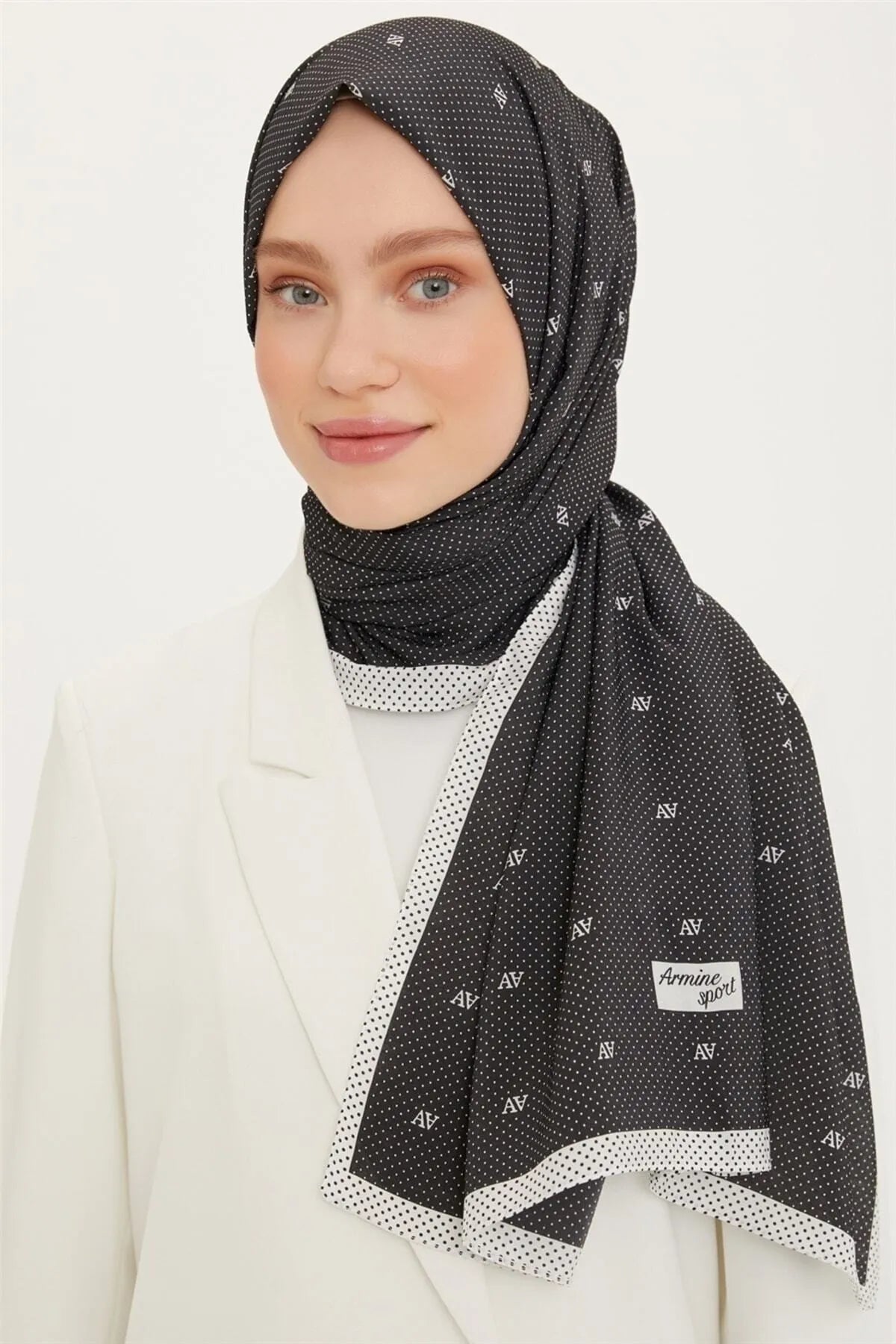 Armine Sport Modal Şal Puan Ve Logo Desenli Siyah