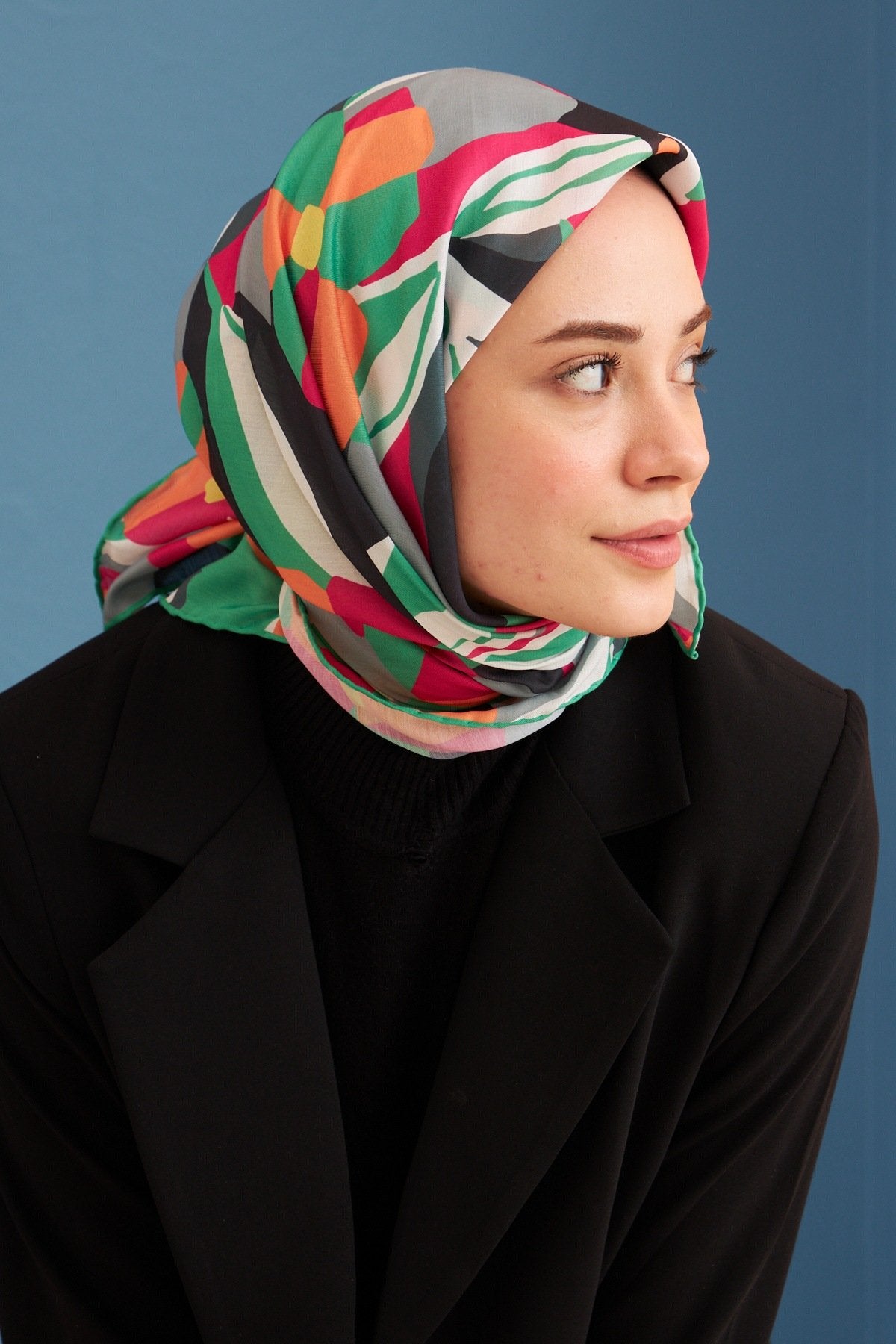 Daphne Siyah Pamuk Viskon Eşarp Modeli