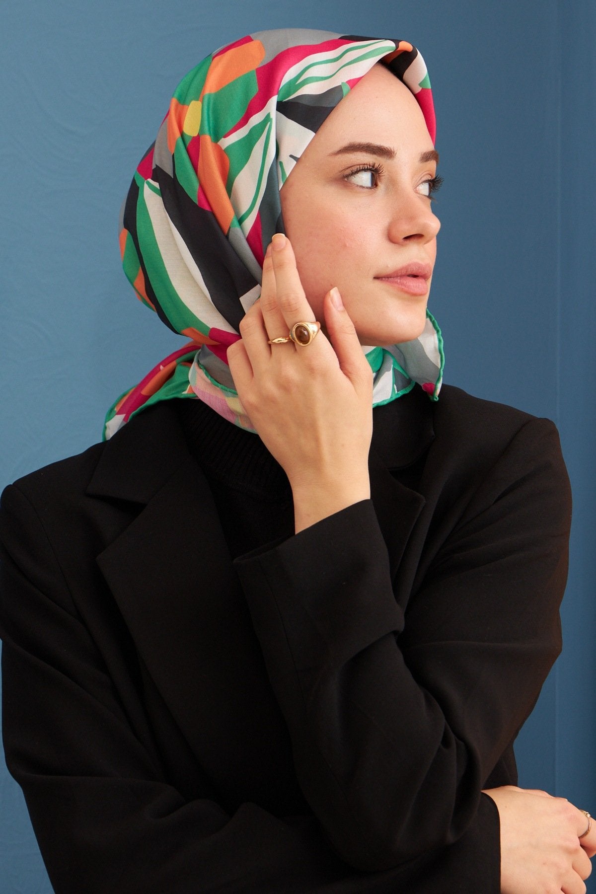 Daphne Siyah Pamuk Viskon Eşarp Modeli