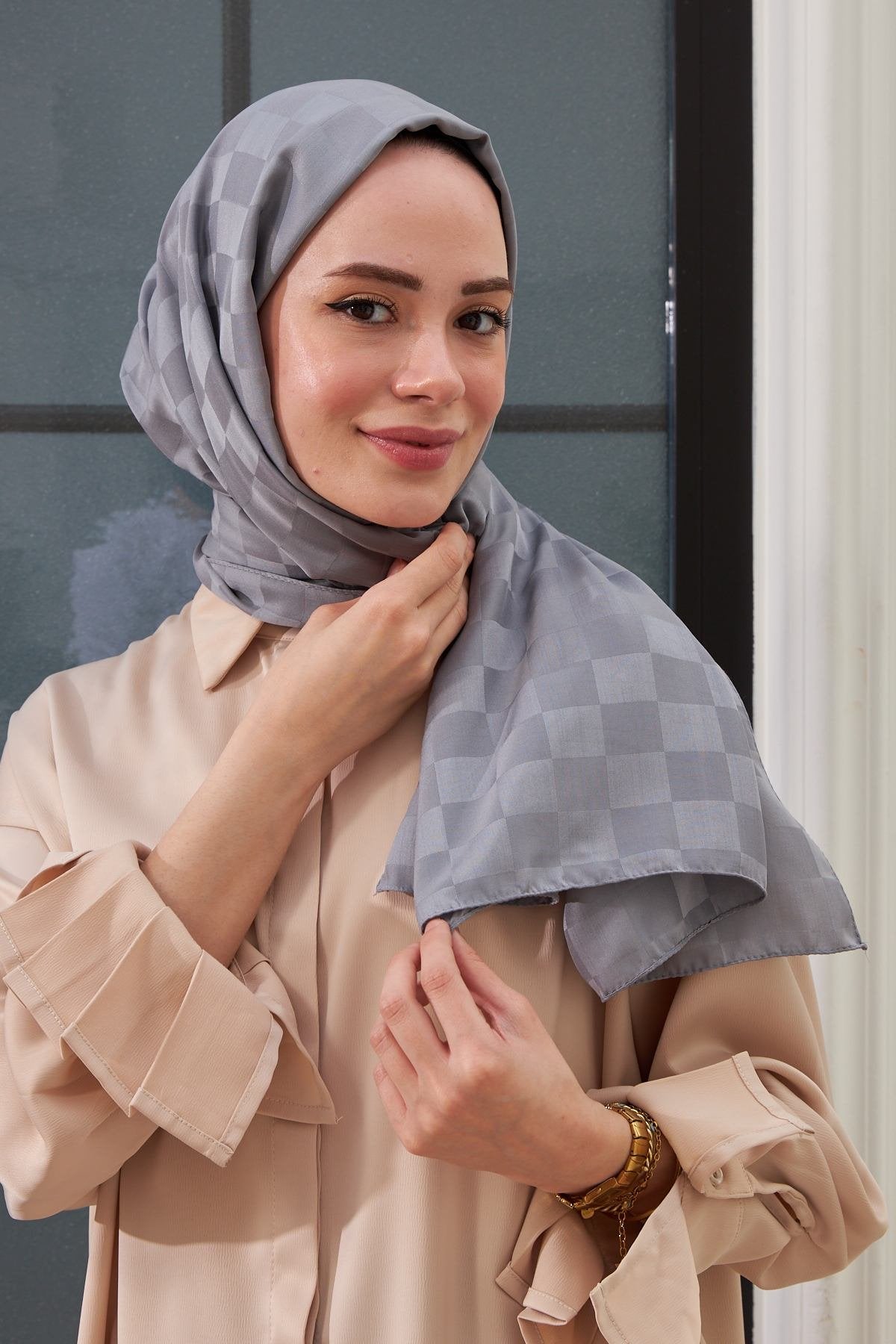 İpekhan Jakarlı Dama Desenli Şal Füme
