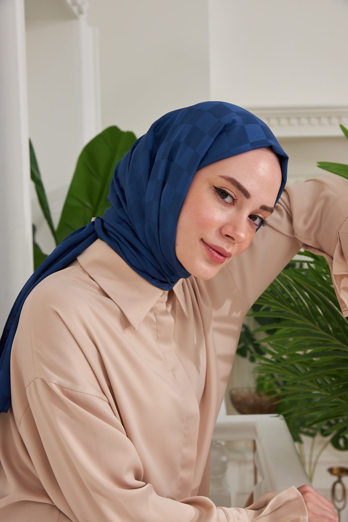 İpekhan Jakarlı Dama Desenli Şal Gece Mavisi