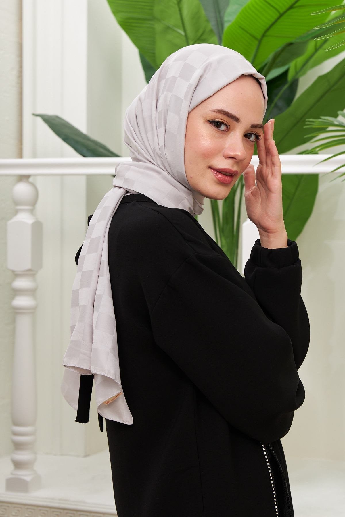 İpekhan Jakarlı Dama Desenli Şal Gri